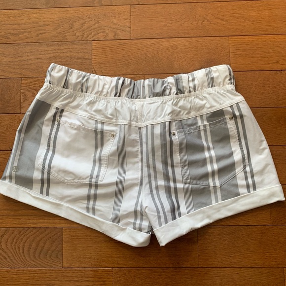 ❤️LULULEMON PLAY ALL DAY SHORT 3”-GROOVY STRIPE NIMBUS/WHITE-12❤️ - Picture 7 of 15